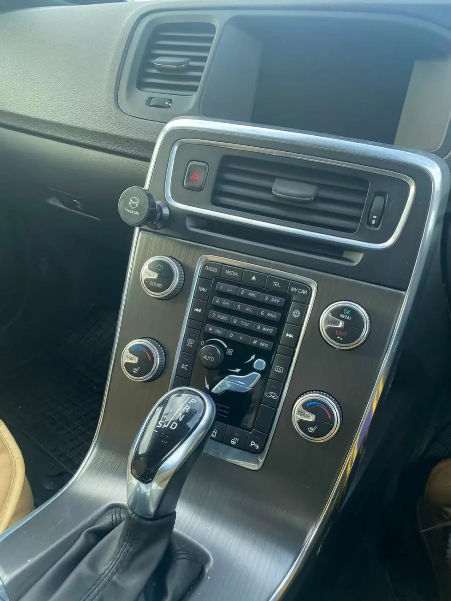 Volvo V60 2015 - Image 4