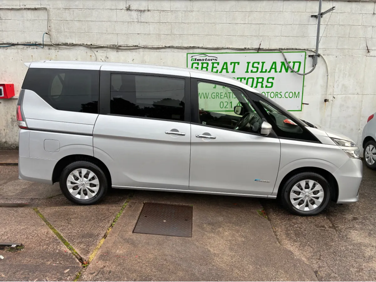 Nissan Serena 2L DAA GC27 5 DR AUTO - Image 2