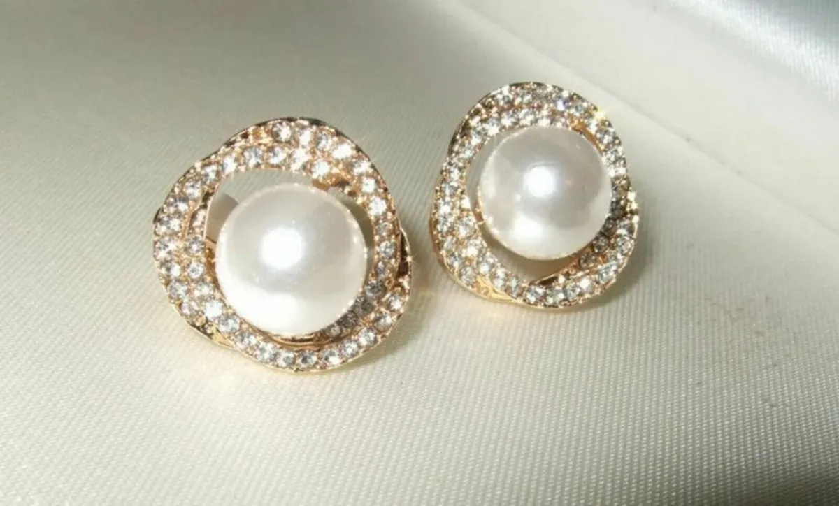 Vintage Harrods Ex-Display Clip-On Earrings - Image 3