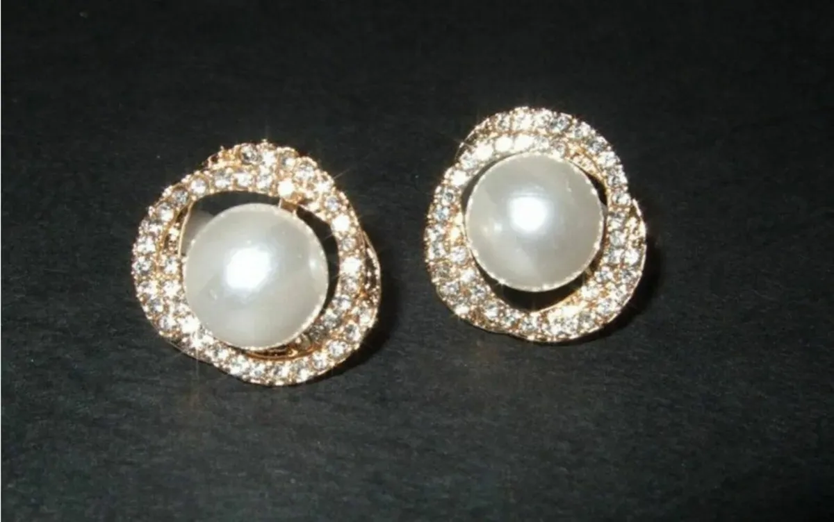 Vintage Harrods Ex-Display Clip-On Earrings - Image 4