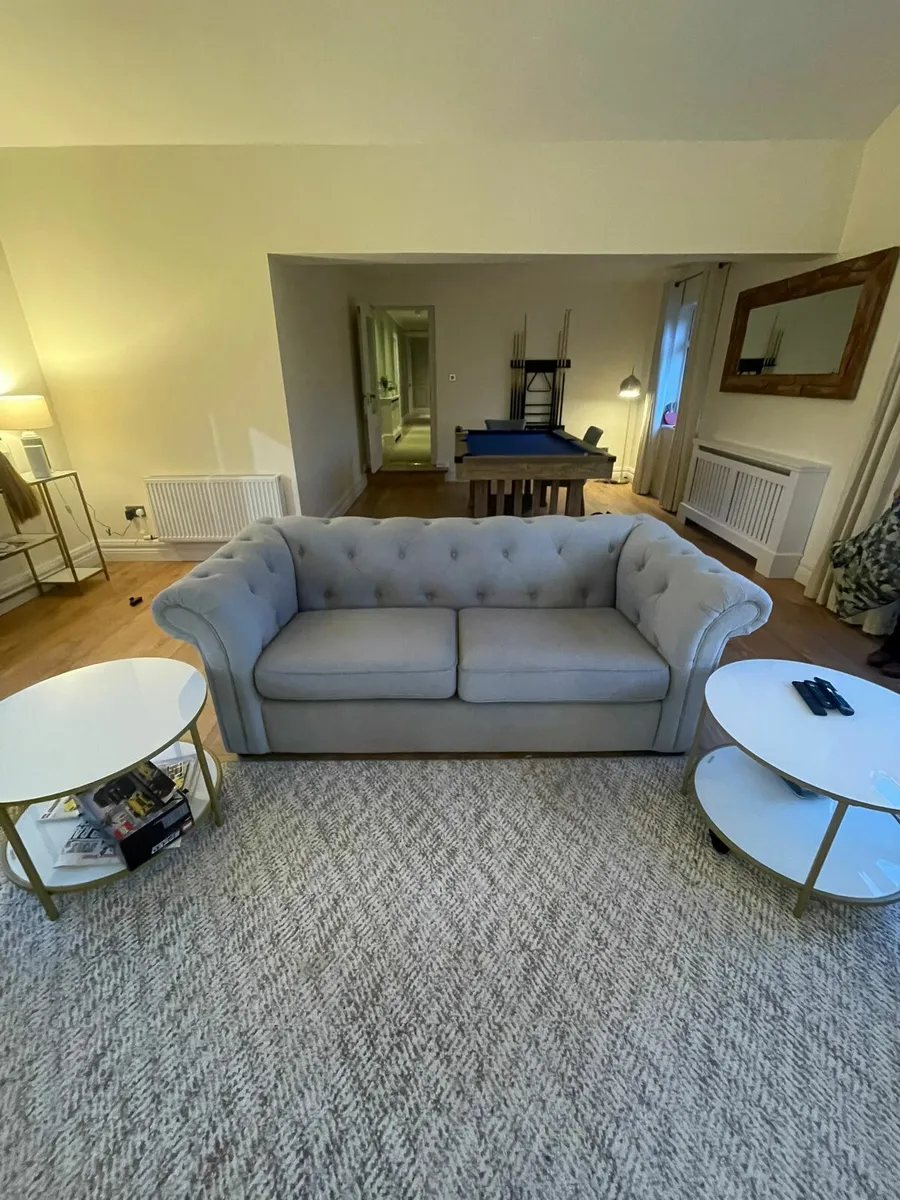 3 seater and 2 arm chairs - Image 1