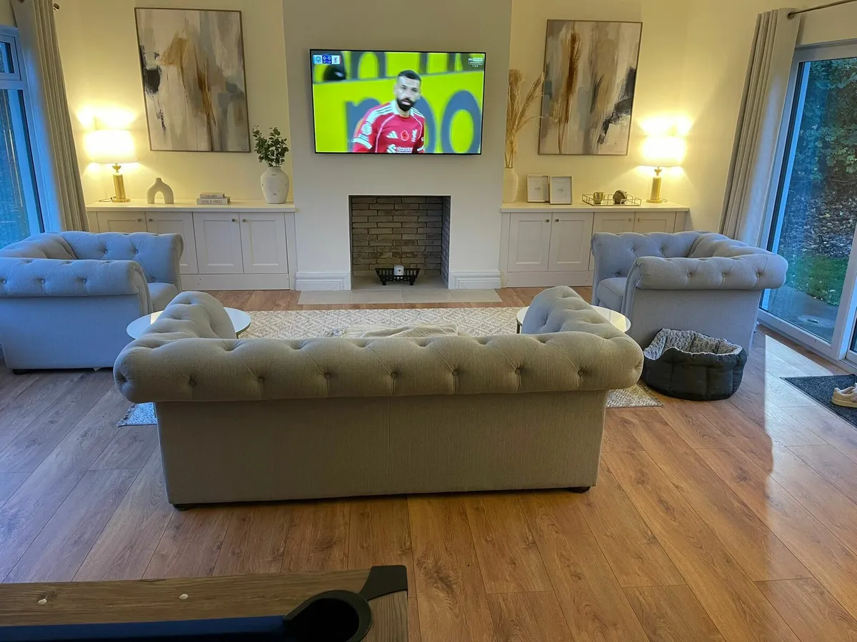 3 seater and 2 arm chairs - Image 3