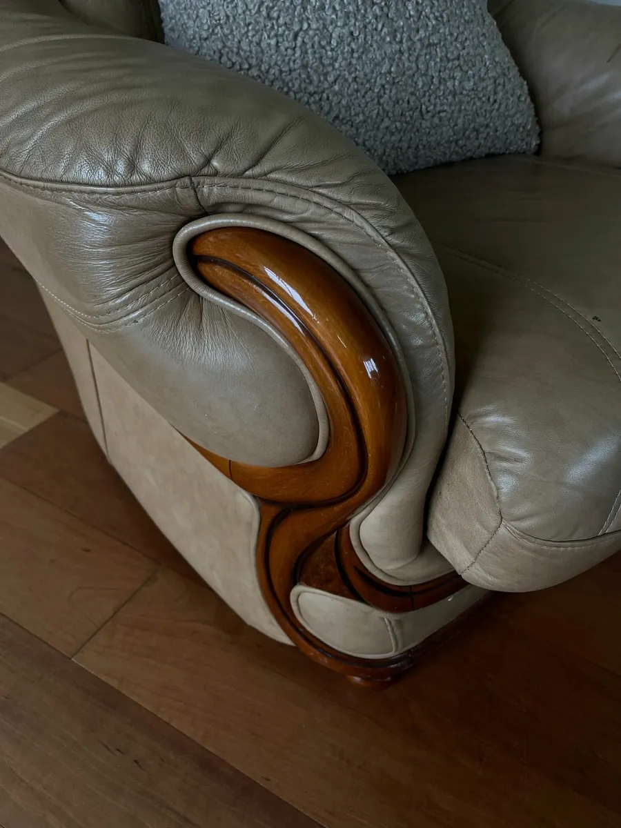 3-Piece Sofa Suite + Footrest - Image 1