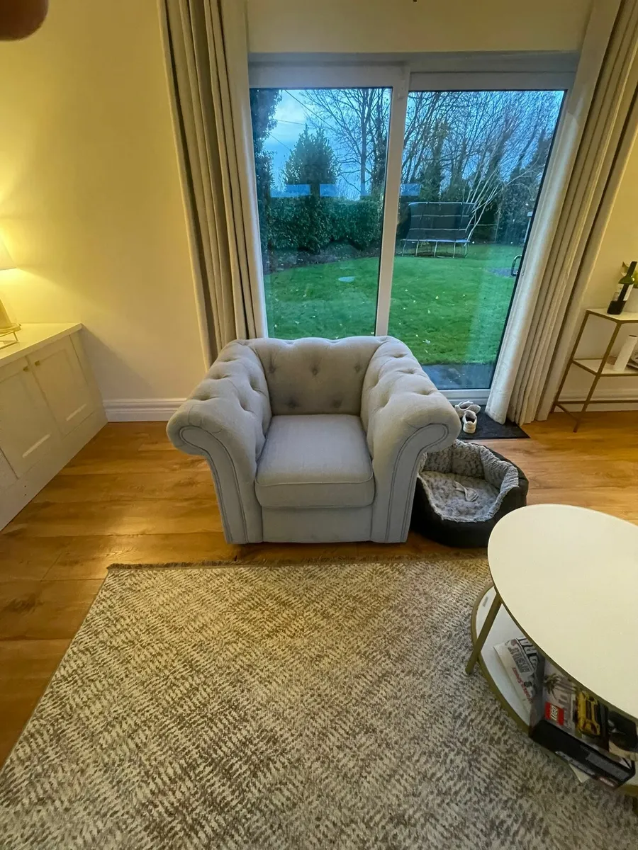 3 seater and 2 arm chairs - Image 4