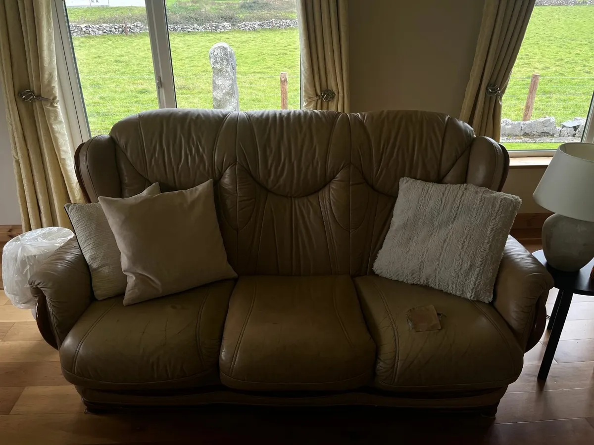 3-Piece Sofa Suite + Footrest - Image 4