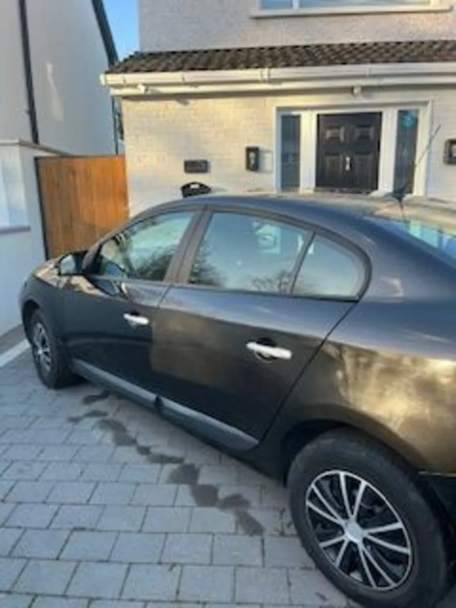 Renault Fluence 2010 - Image 2
