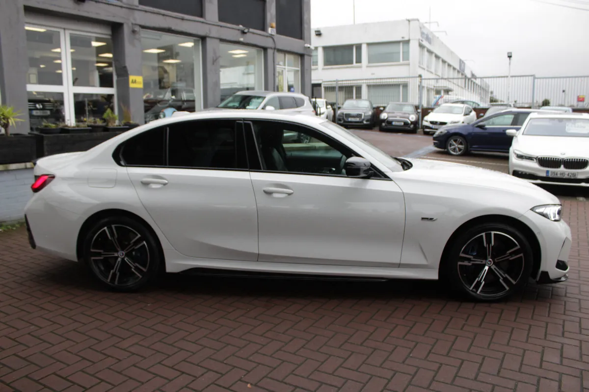 330E PLUG IN HYBRID M-SPORT PLUS PACK // HUGE SPEC - Image 3