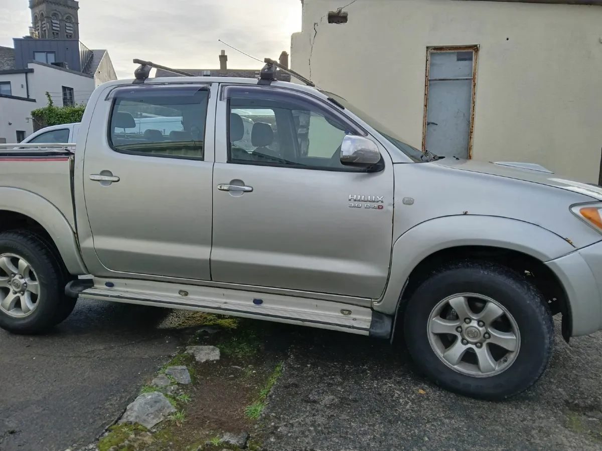 Toyota Hilux 2007 - Image 1