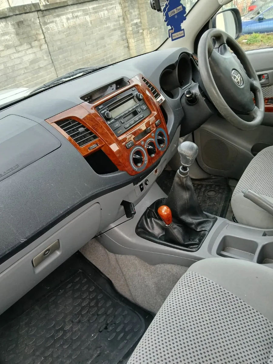 Toyota Hilux 2007 - Image 3