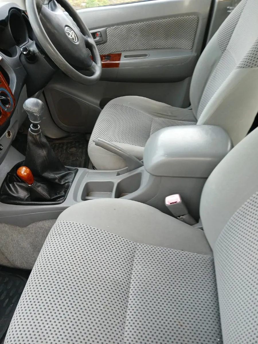 Toyota Hilux 2007 - Image 4
