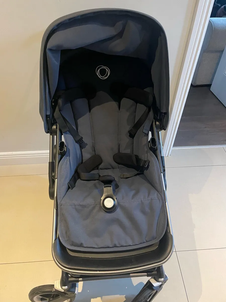 Bugaboo Fox 3 with foot muff - Image 4