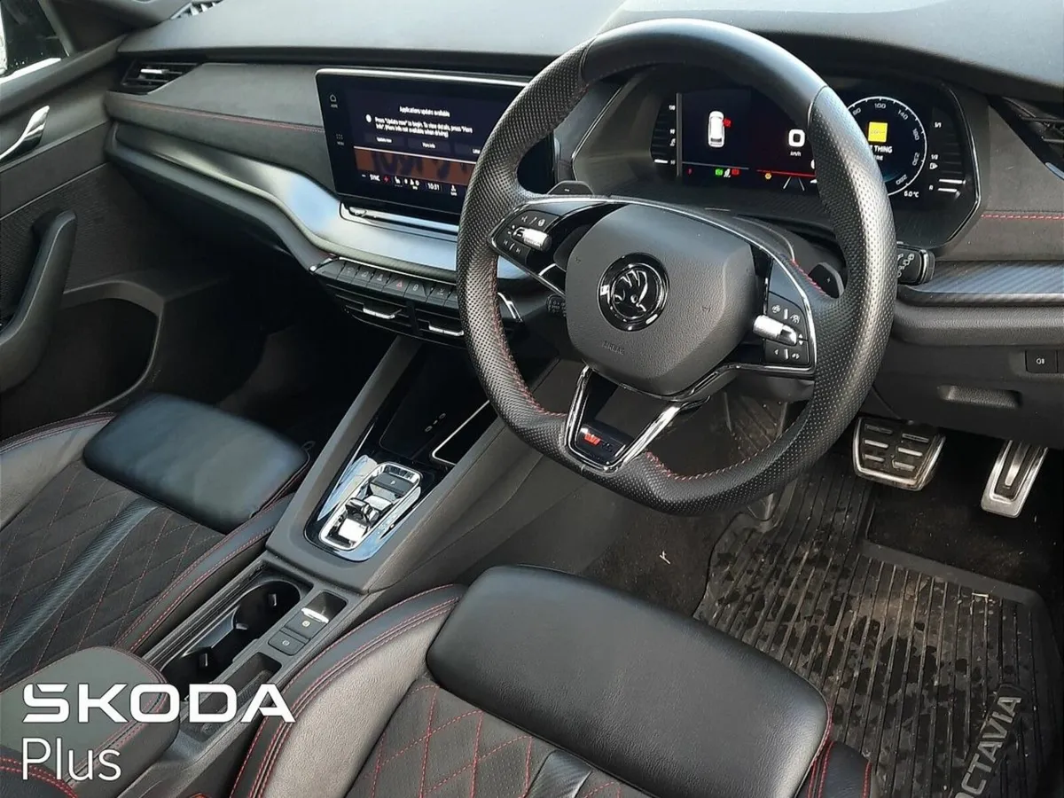 Skoda Octavia **COMBI** RS 2.0TDI 200HP DSG - Image 4