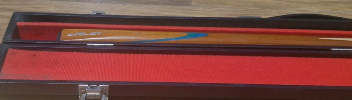 Riley  Pool Cue. 146cm Long excellent condition - Image 3