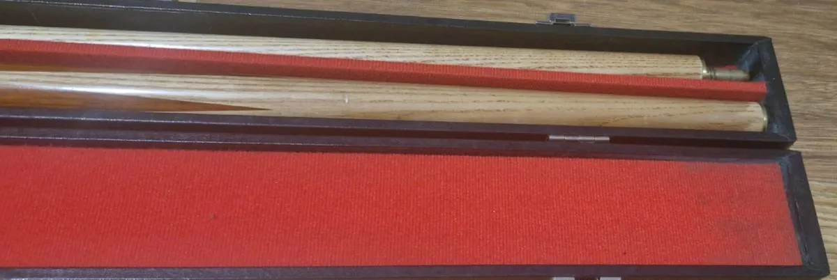 Riley  Pool Cue. 146cm Long excellent condition - Image 4