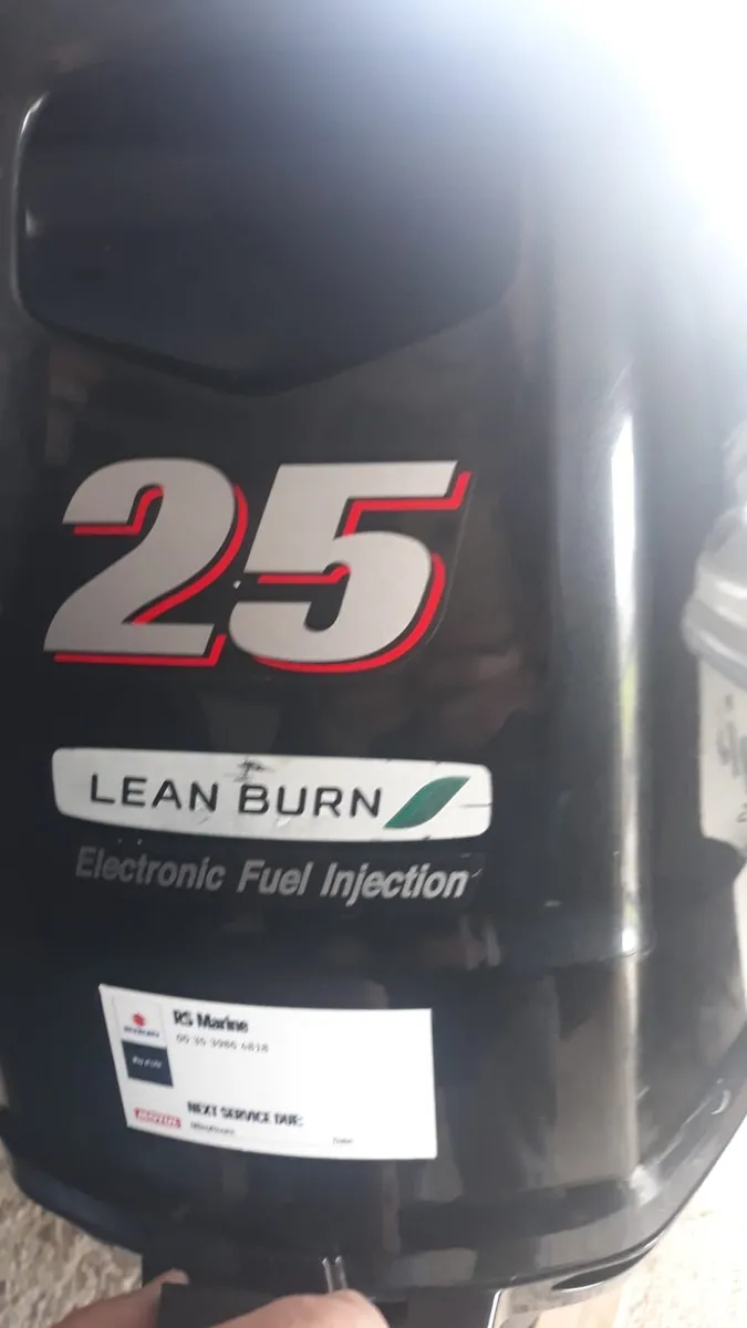 4 stroke 25hp Suzuki - Image 1