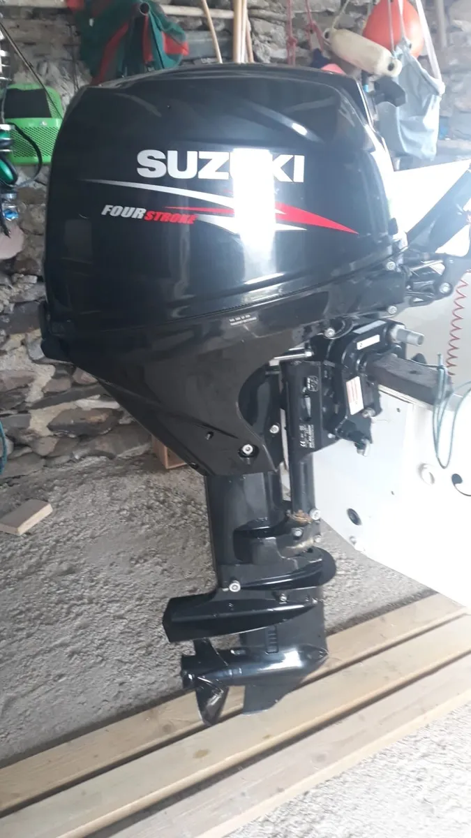 4 stroke 25hp Suzuki - Image 2