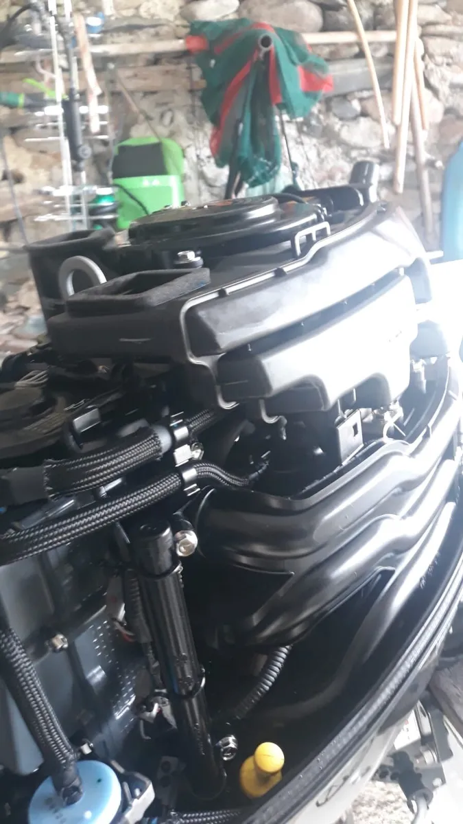 4 stroke 25hp Suzuki - Image 3