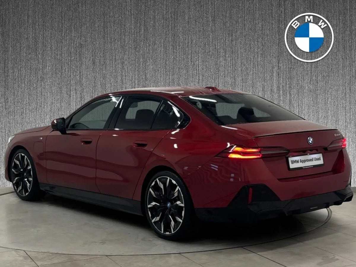 BMW 5-Series 530e M Sport PRO PHEV 21'' ALLOYS - Image 3