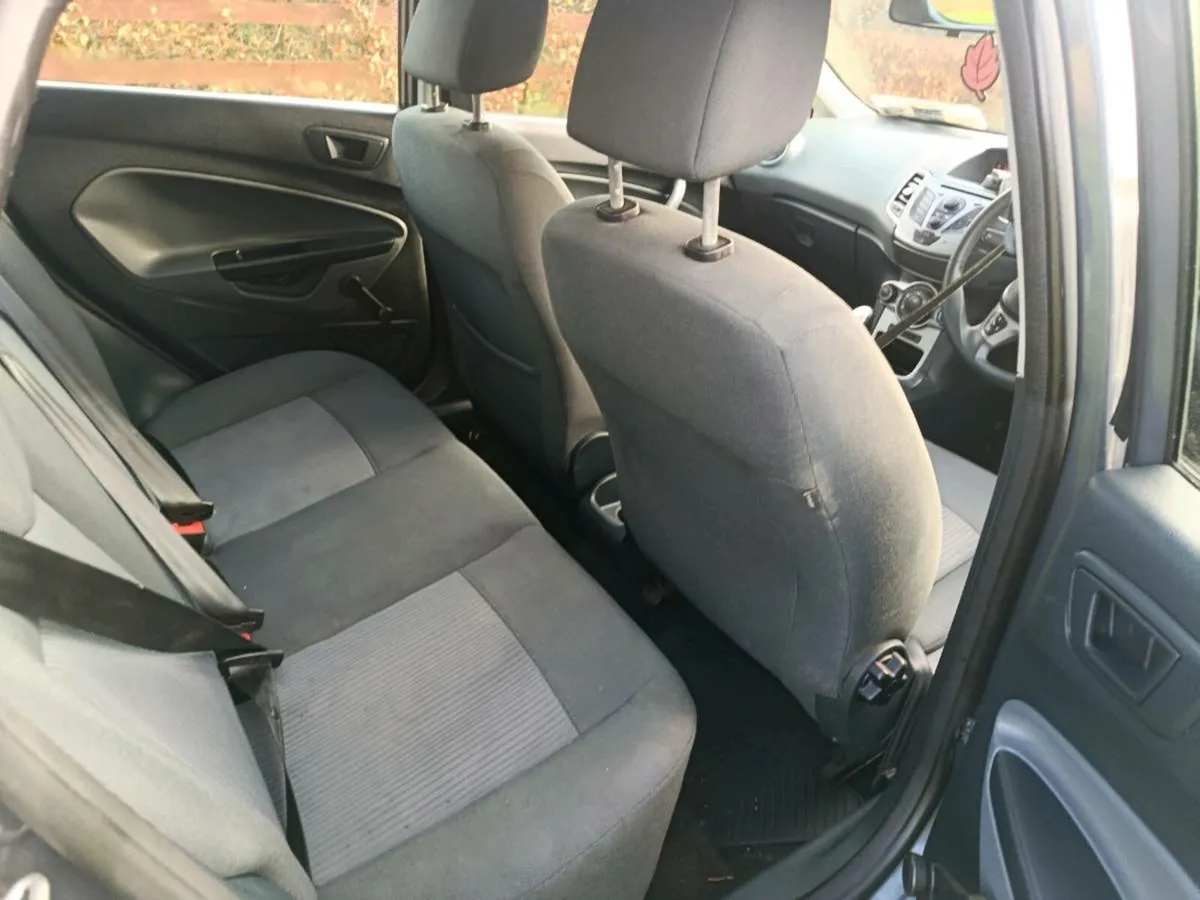 Ford fiesta 2011.Nct 10/26 Tax 5/26 - Image 4