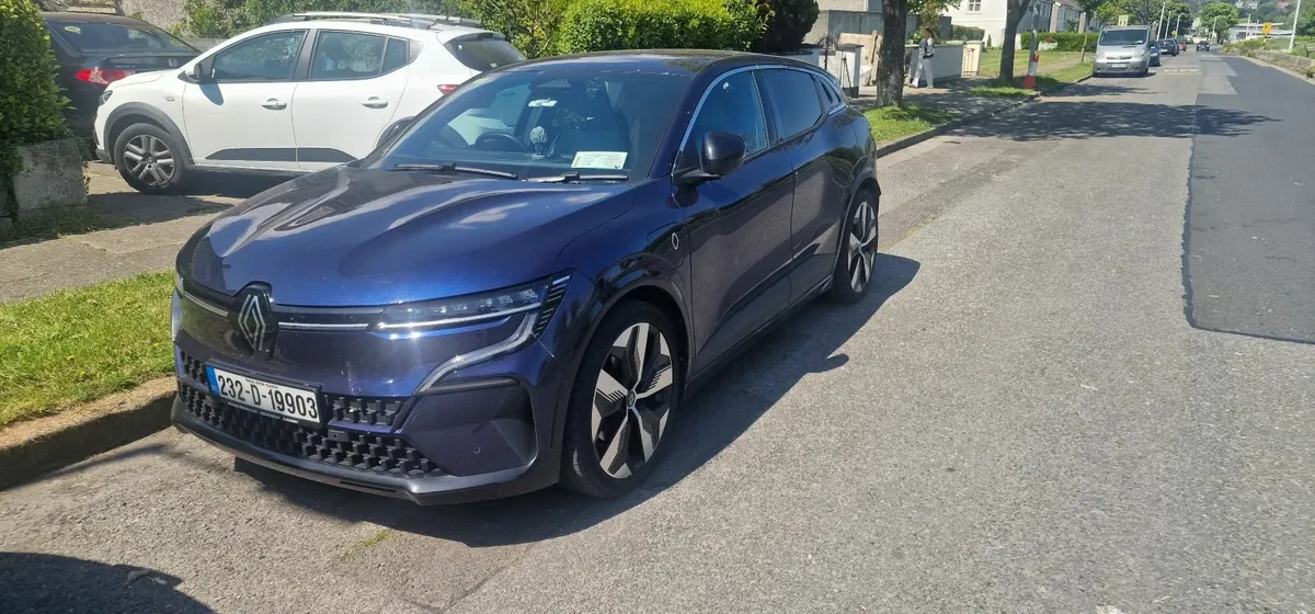 Renault Megane E-Tech 2023 - Image 1
