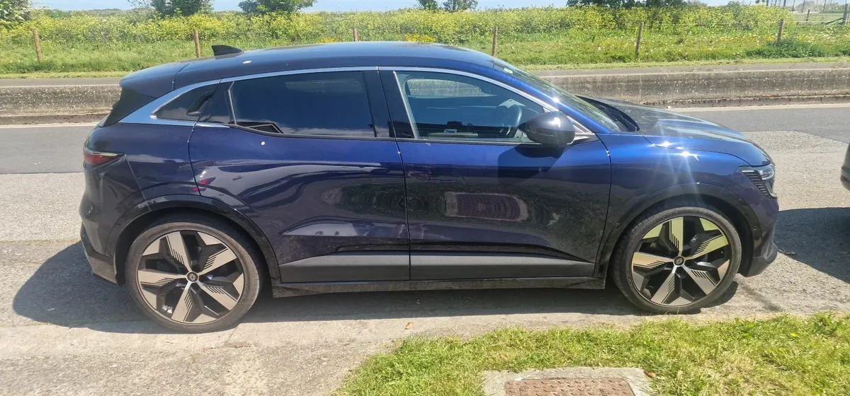 Renault Megane E-Tech 2023 - Image 4
