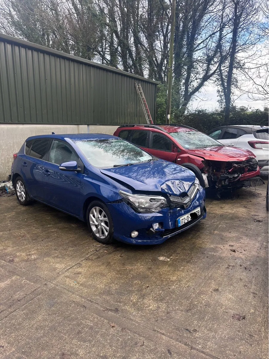 2017 Toyota Auris car - Image 1