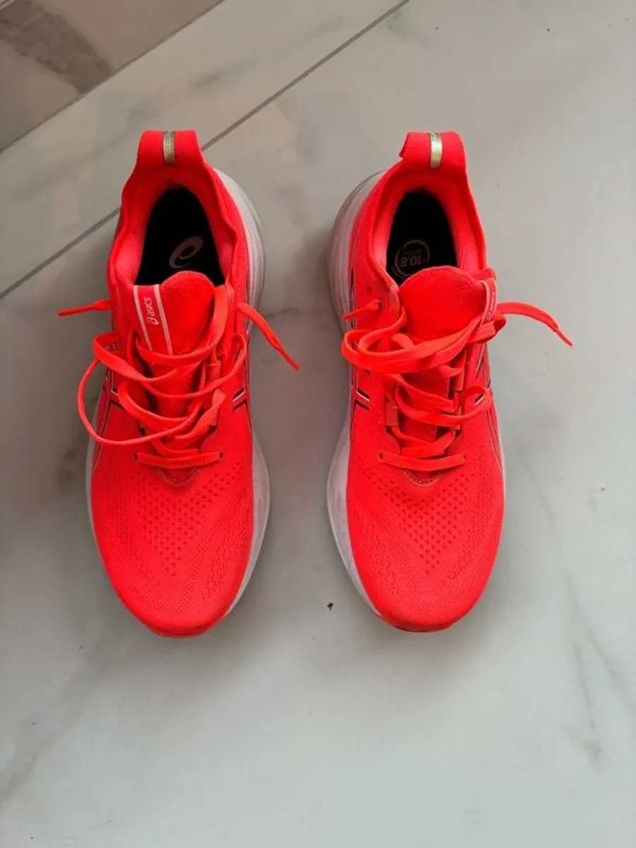 Great condition Asics Gel Nimbus running shoes - Image 2