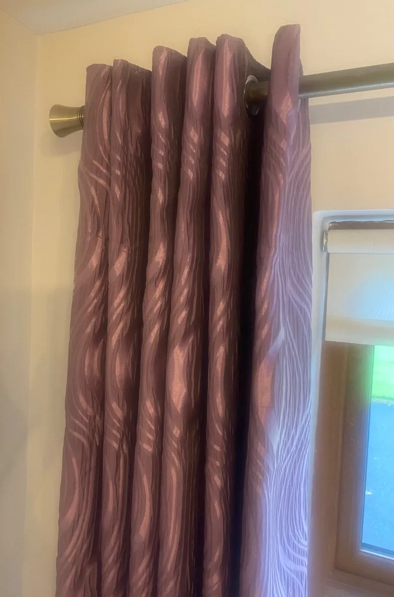 2 Pairs of 90 inch x 90 inch Eyelet Curtains - Image 2