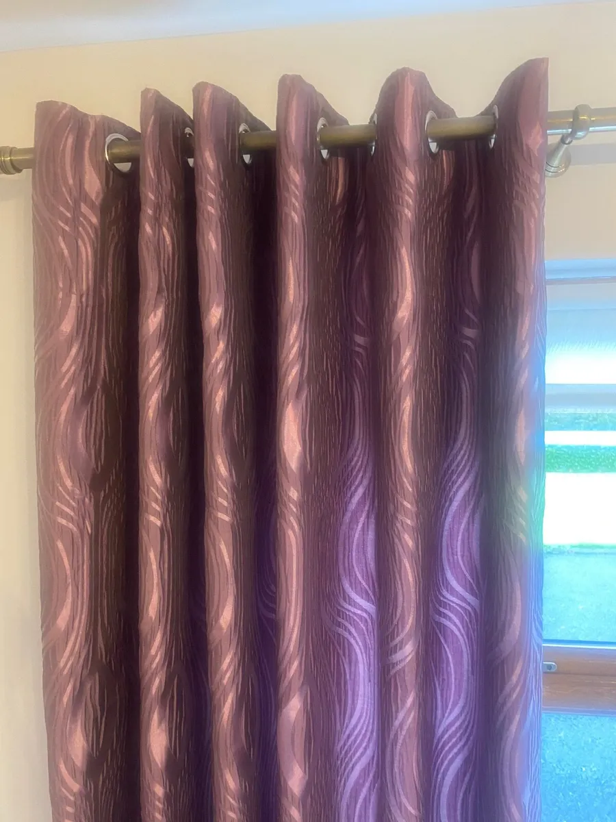 2 Pairs of 90 inch x 90 inch Eyelet Curtains - Image 1