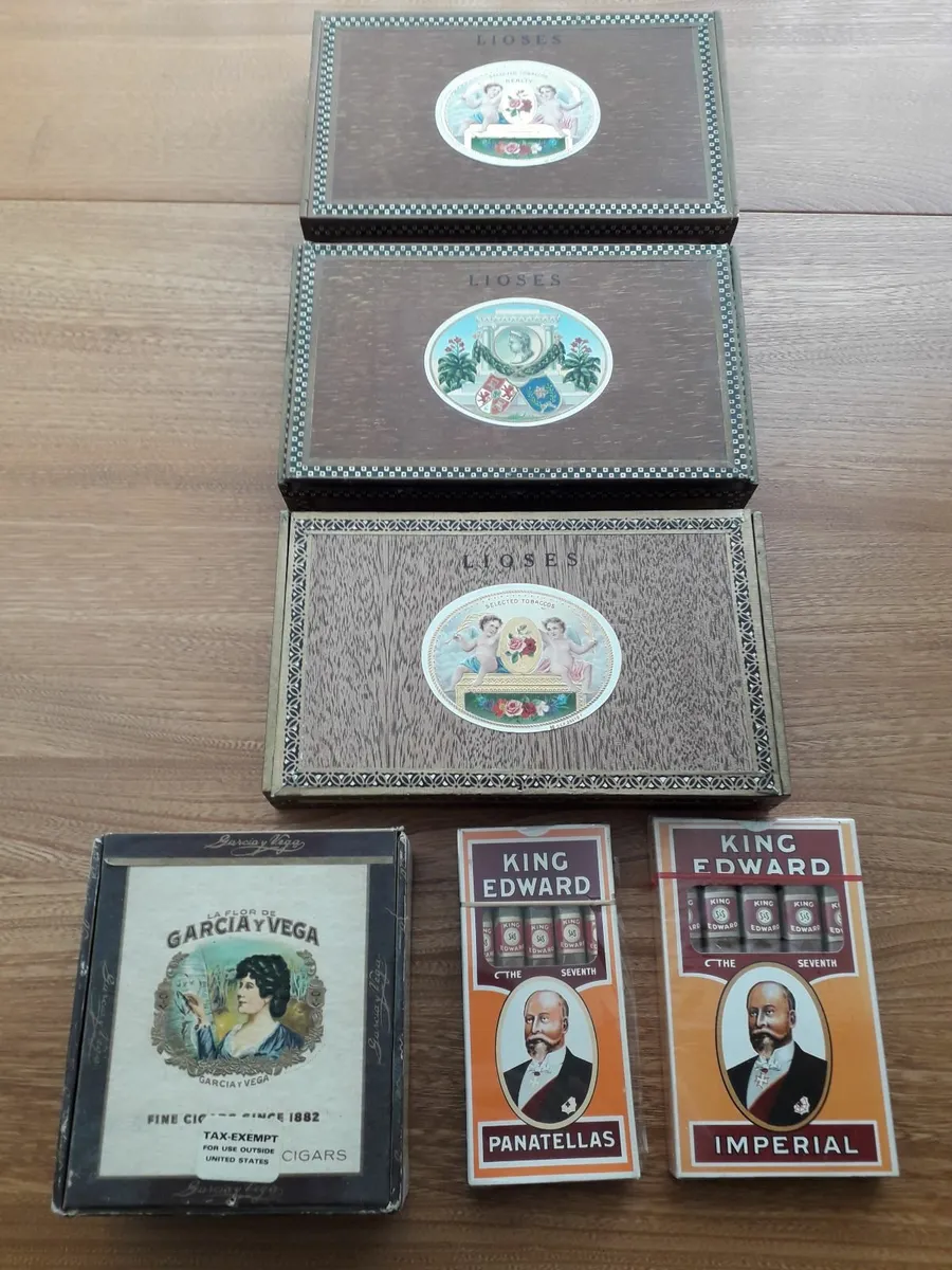 4 Boxes Of Old Cigars + 2 Small Packets - Image 1