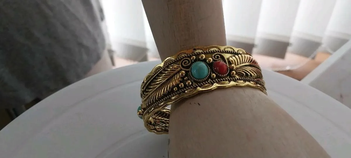 Arm bracelets - Image 1