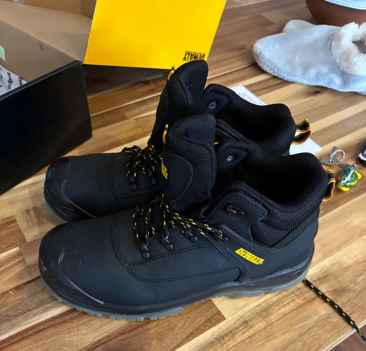 DeWALT Laser Black, White Steel Toe Capped boots - Image 3