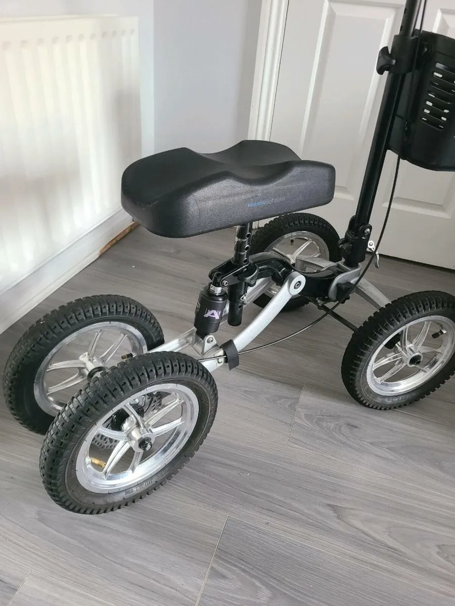 Knee scooter mobility aid - Image 3