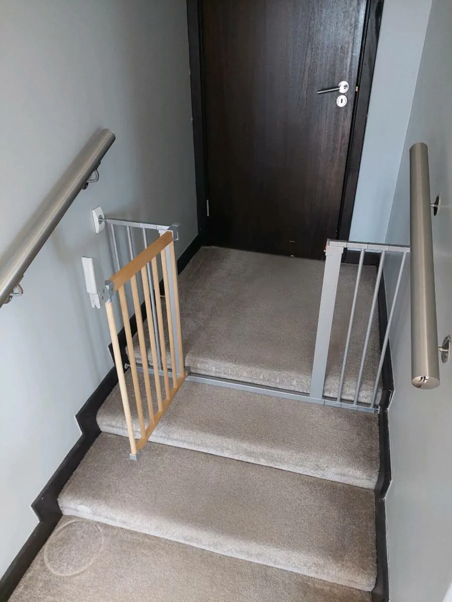 Safety stair gate up to width 117cm - Image 3