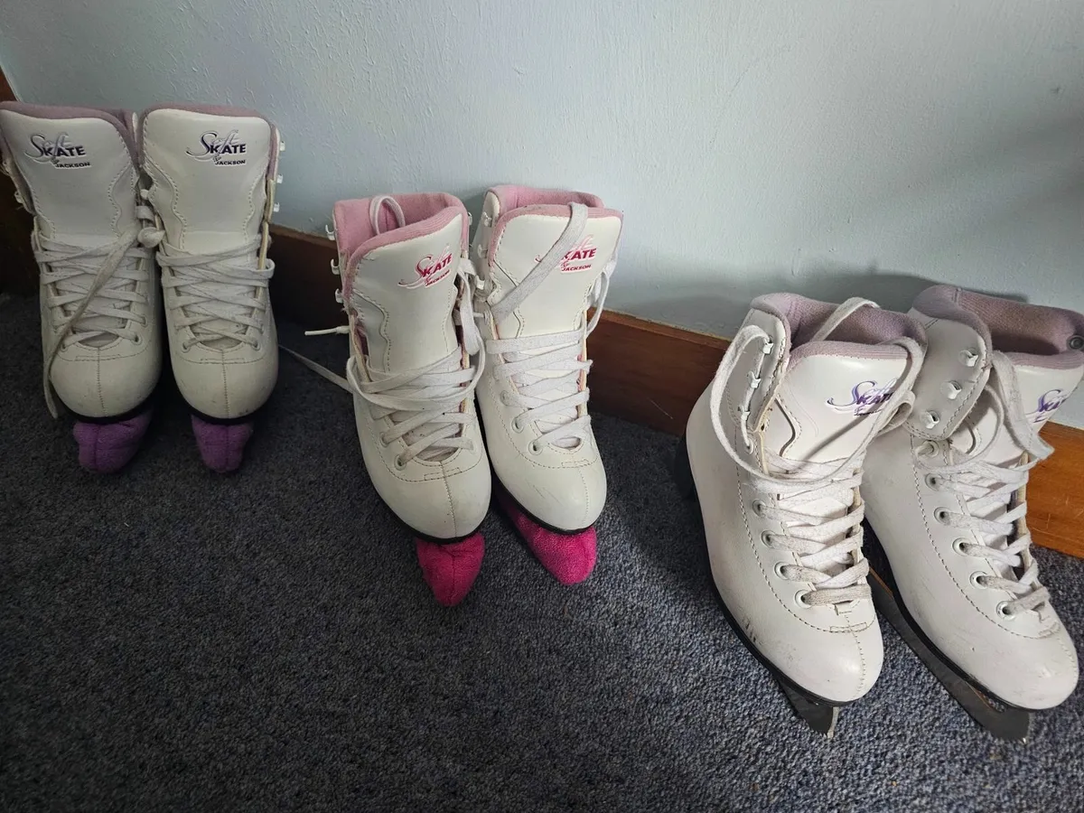 Figure skates - kids sizes - Image 1