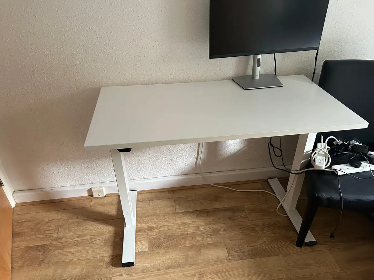 Electric desk - Image 3