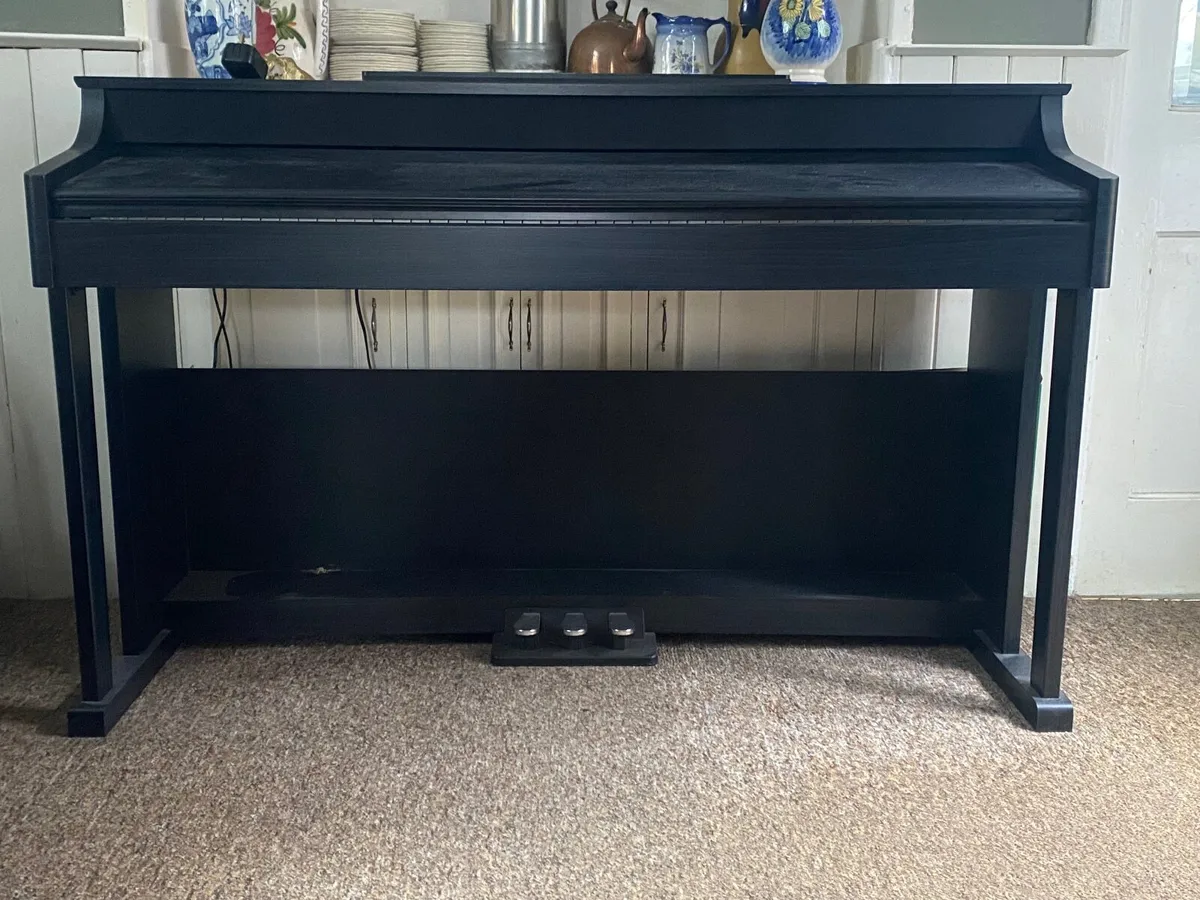 Digital Piano - Image 2