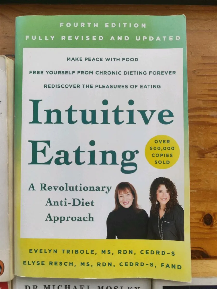 Nutrition books - Image 2