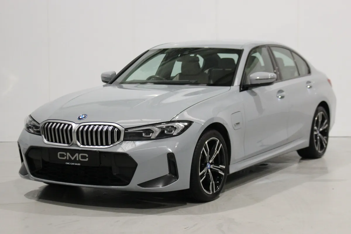 222 BMW 3-Series 330E M SPORT (new shape) - Image 3