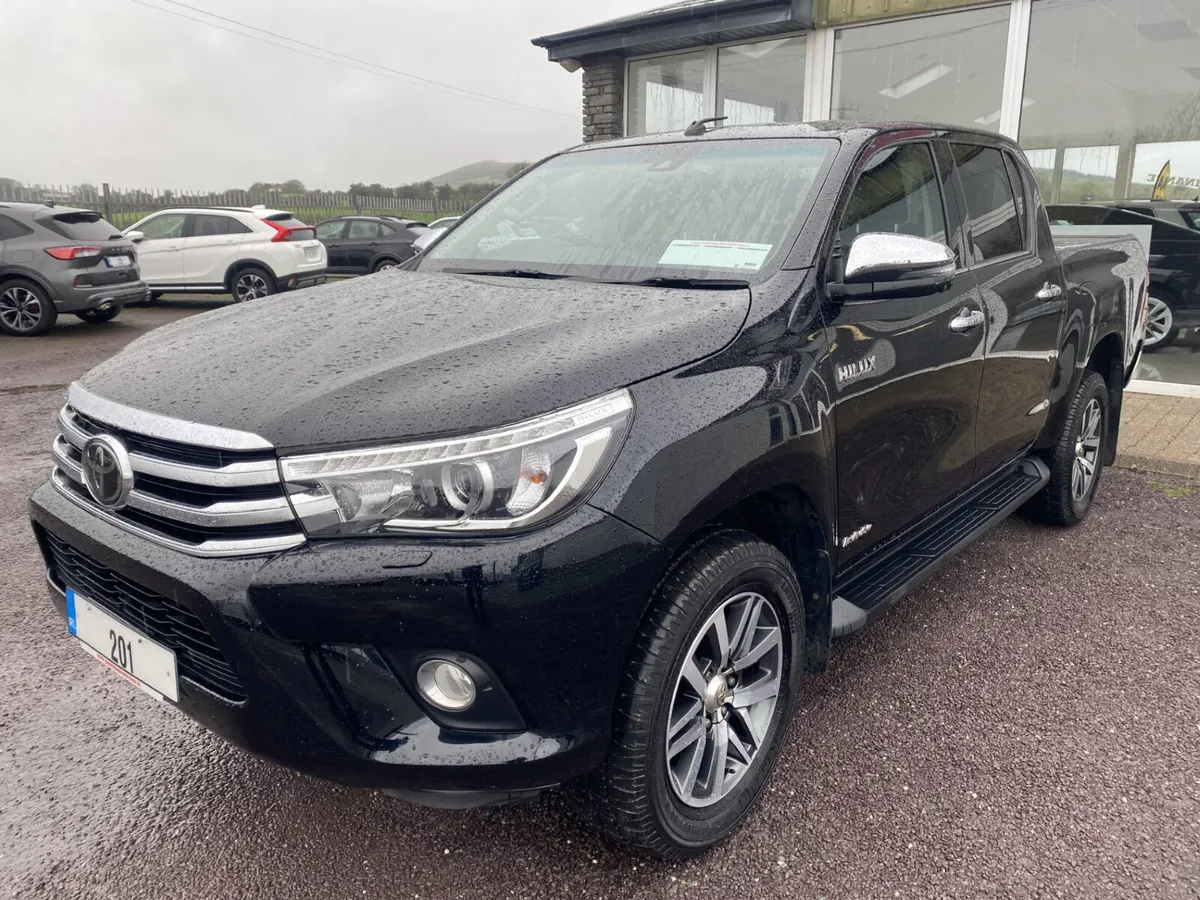 2020 TOYOTA HILUX INVINCIBLE D-4D 4WD DCB - Image 2