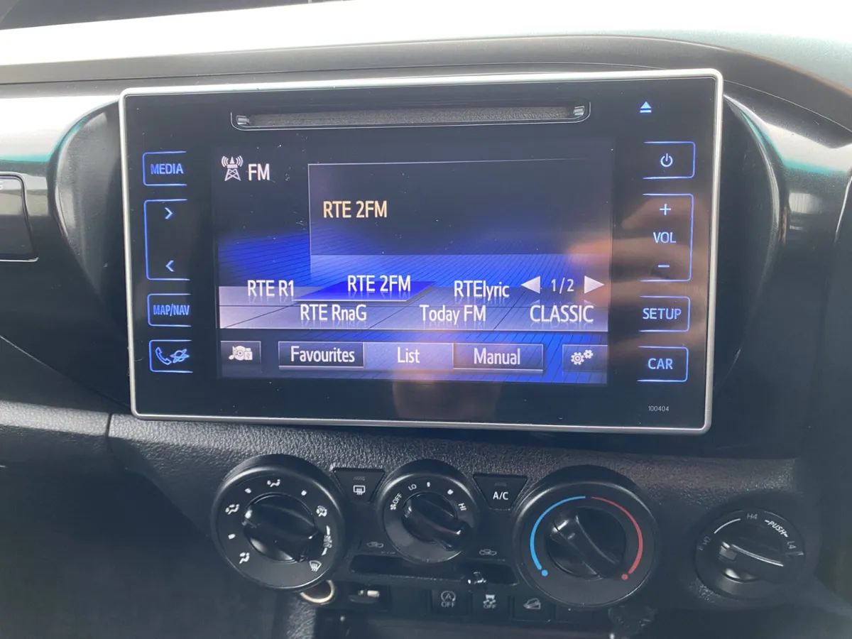 2020 TOYOTA HILUX INVINCIBLE D-4D 4WD DCB - Image 4