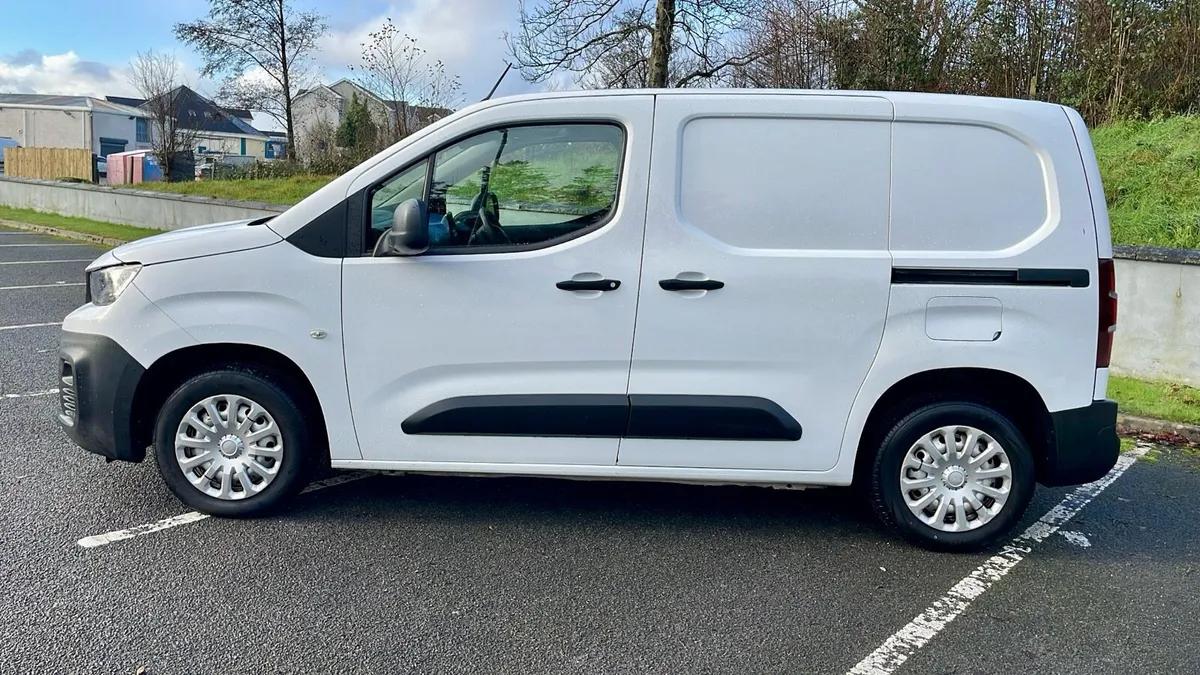2019 Peugeot partner €8250 no vat - Image 4