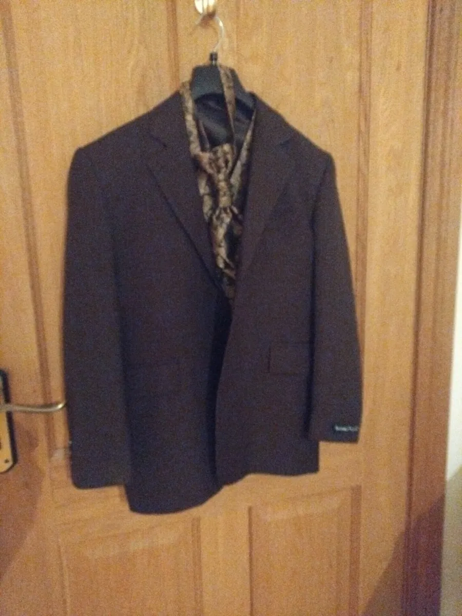 NEW Boys suit - Antonio Villini - Brown - Image 3