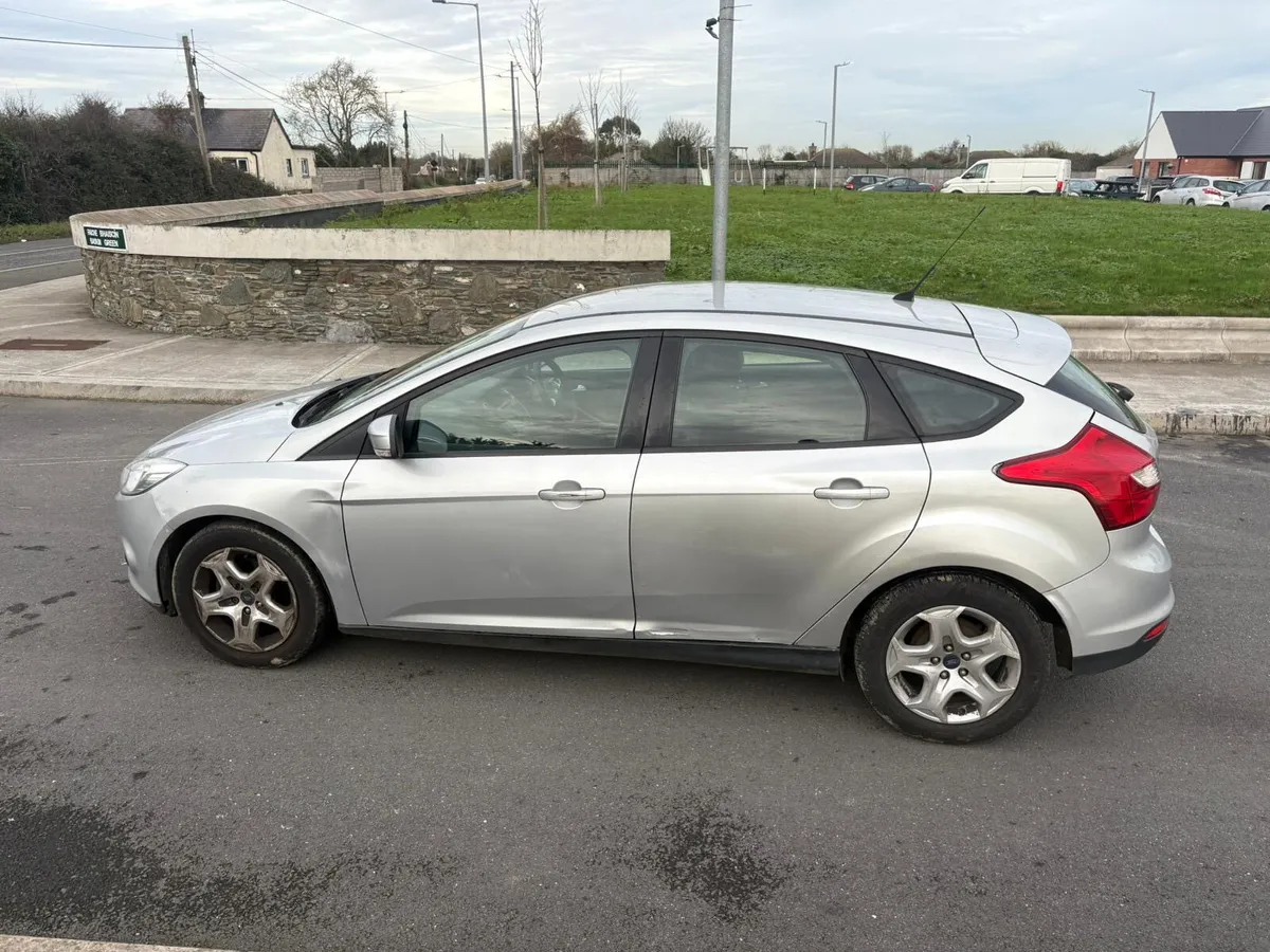 2013 Ford focus Nct 02/26 - Image 4