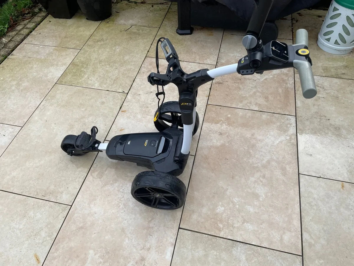 PowaKaddy FX3 Electric Golf Trolley - Image 3