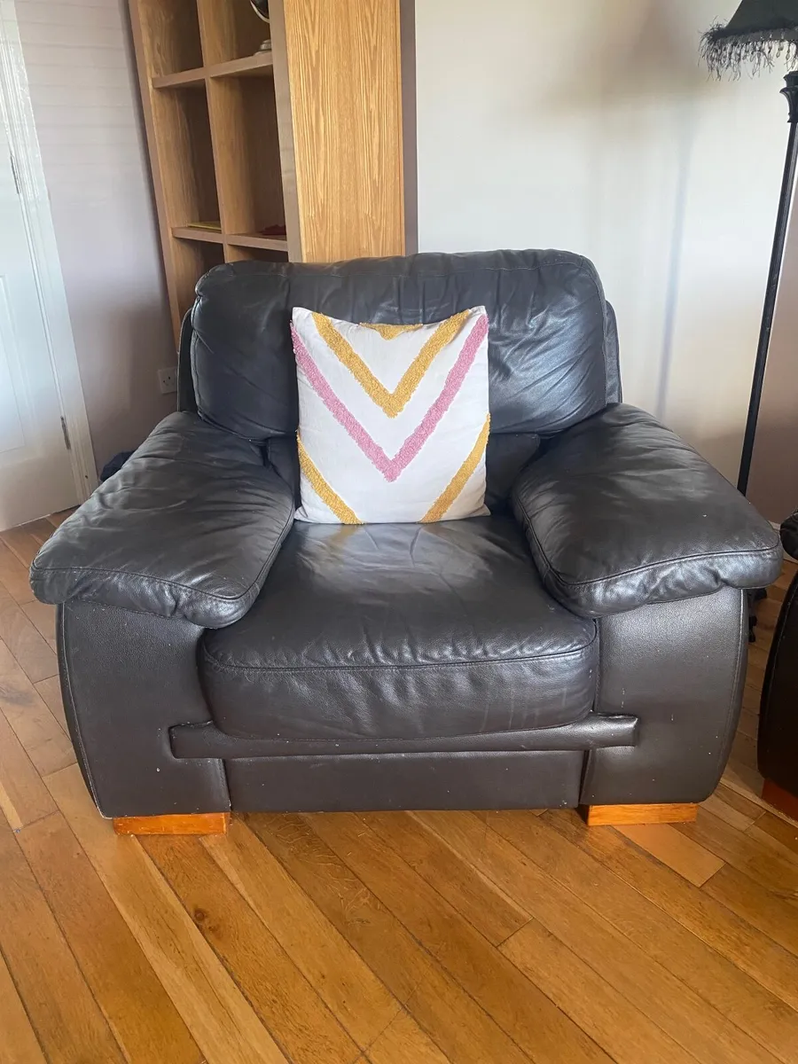 Black Leather 2 seater & arm chair - Image 3