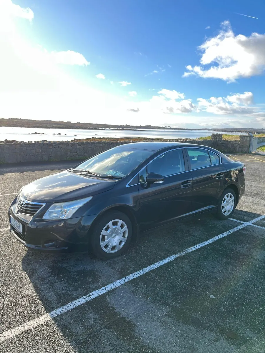 Toyota Avensis 2011 2L Diesel - Image 1