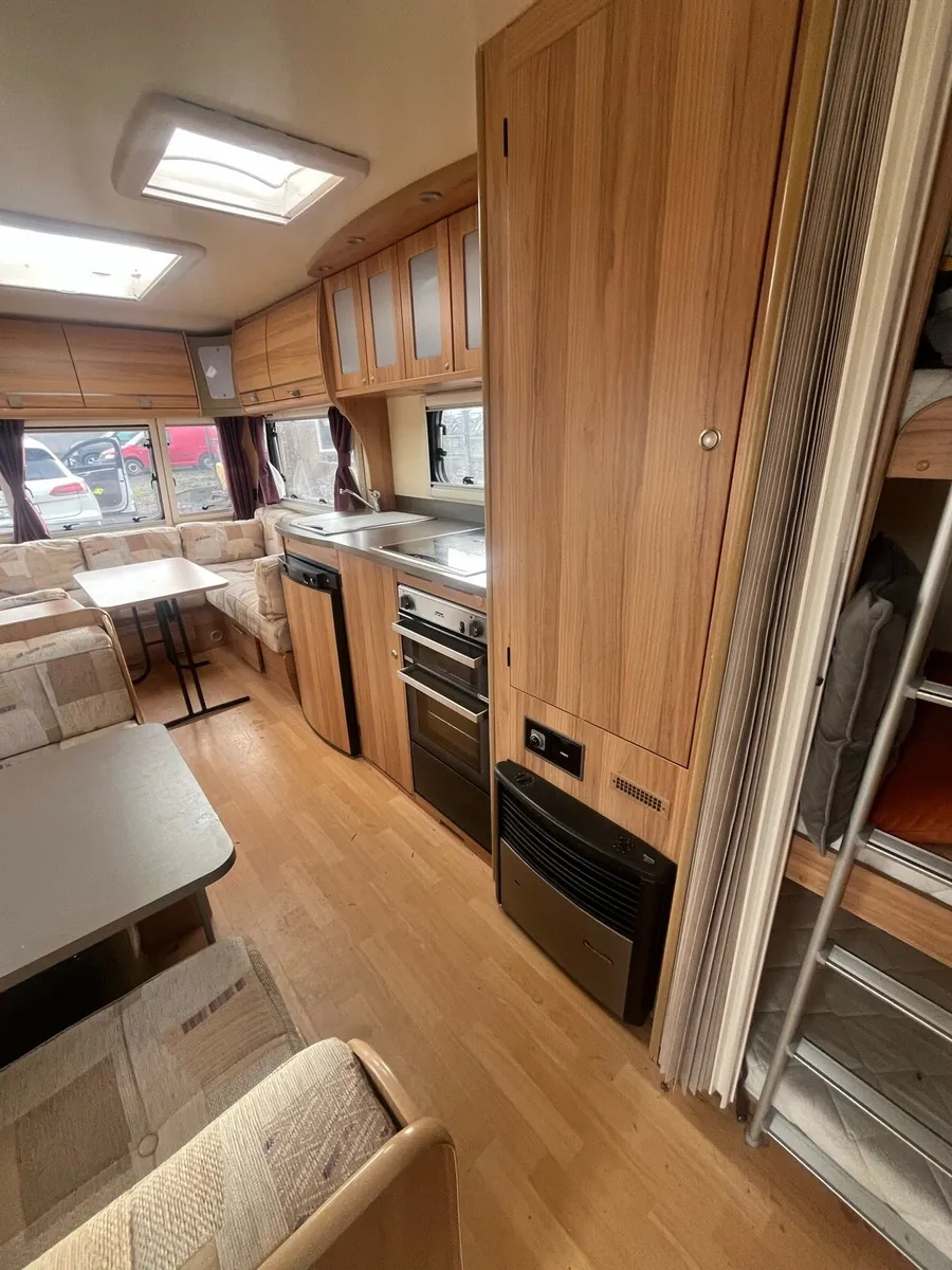 Bailey Pegasus 8 berth family caravan - Image 4