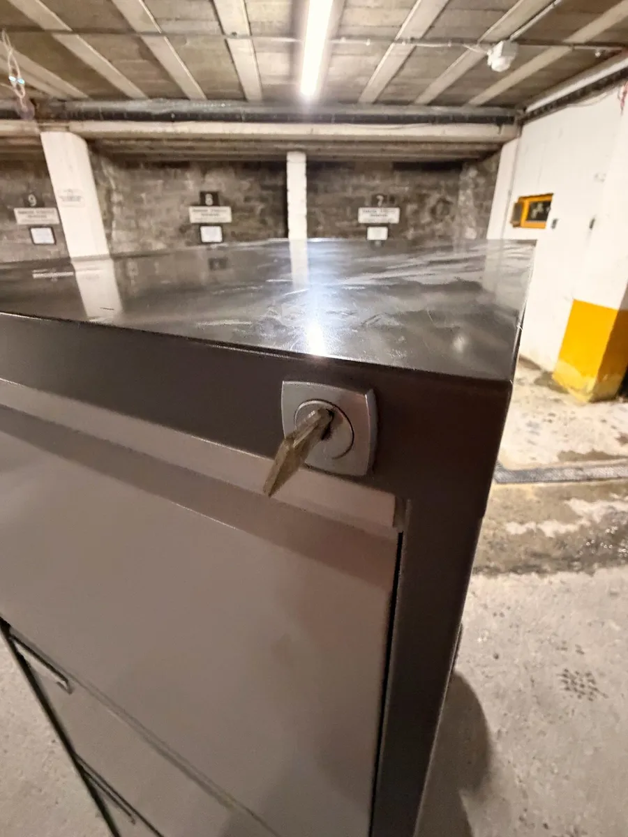 Filing cabinet - Image 3