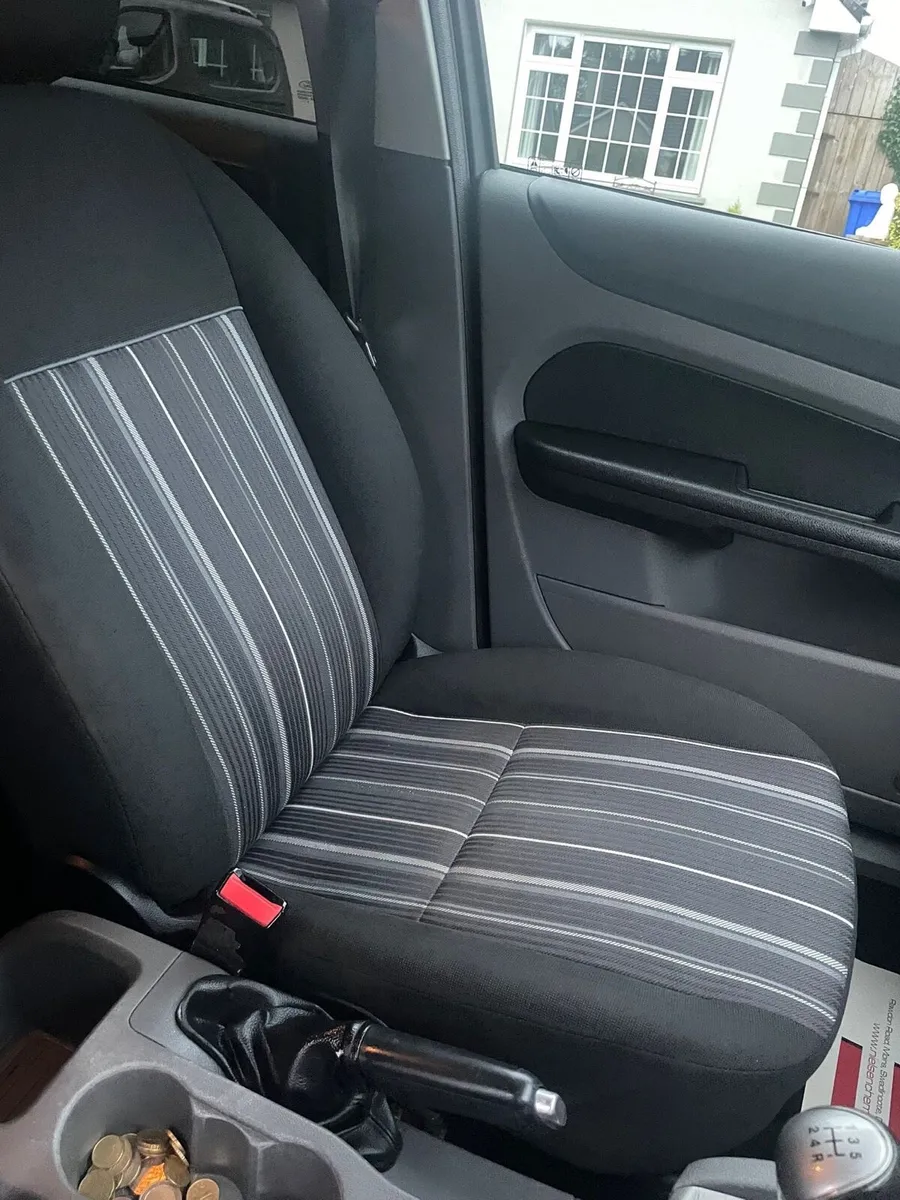 2010 Ford focus - Image 4